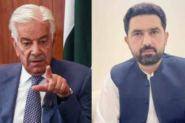 خواجہ آصف کے پی ٹی آئی سے آٹھ سوالات: دہشت گردی پالیسی، افغان حملوں اور صوبائی حکومت کے اقدامات پر جواب طلب