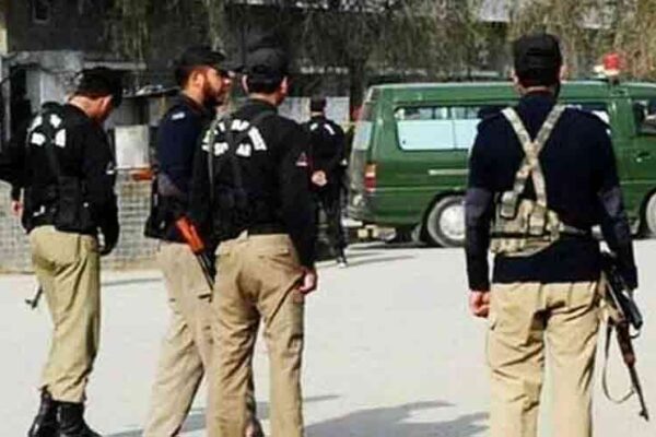 خیبرپختونخوا: پولیس تنخواہوں میں اضافہ، شہداء کے خاندانوں کیلئے خصوصی پیکج کا اعلان