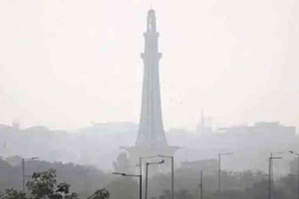 لاہور دنیا کا آلودہ ترین شہر قرار، گلبرگ میں اے کیو آئی 300 تک پہنچ گیا
