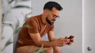 The Truth Behind Men's Marathon Bathroom Breaks