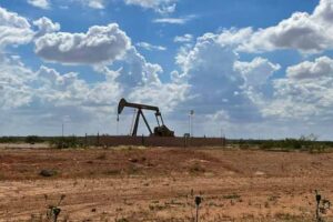 Oil Climbs as Gulf Attacks Deepen Supply Fears