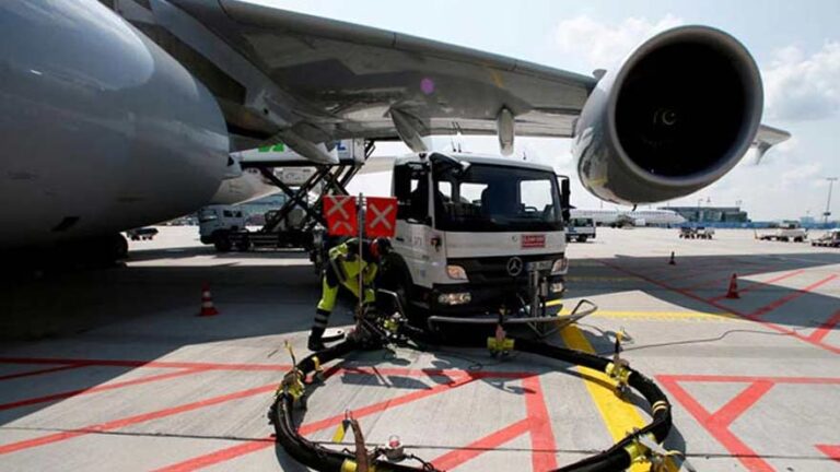 Pakistan Raises Jet Fuel, LDO and Kerosene Prices as Petrol Holds Steady