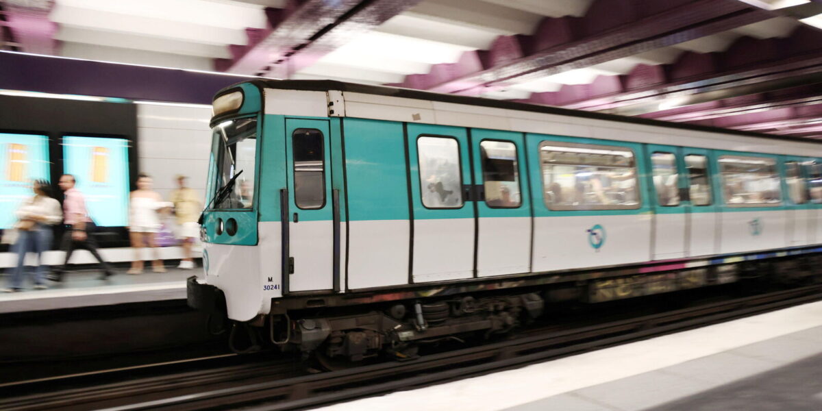 Paris Metro Line 13 Crippled by Signaling Failures During Morning Rush Hour