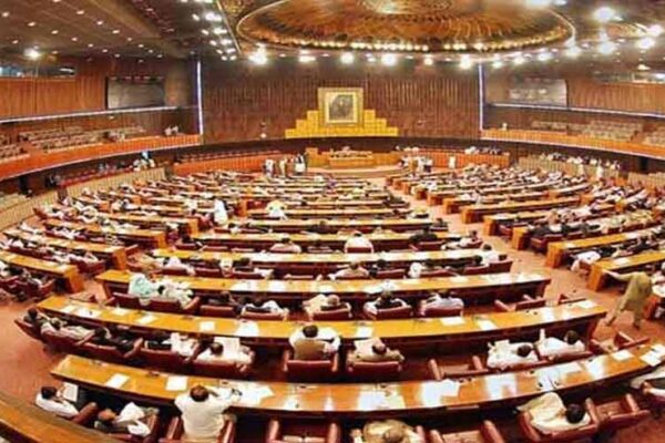 خیبرپختونخوا میں ایمرجنسی اور گورنر راج کی پارلیمانی توثیق کا عمل آج شروع