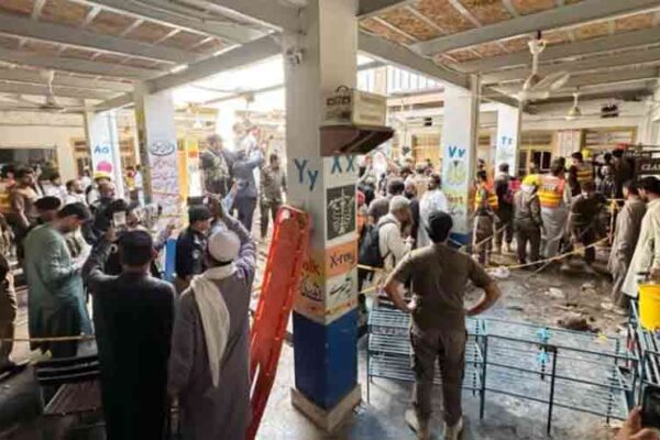 پشاور میں اسکول کی چھت گرنے کا مقدمہ: مالکان اور ٹھیکیدار کے خلاف کارروائی