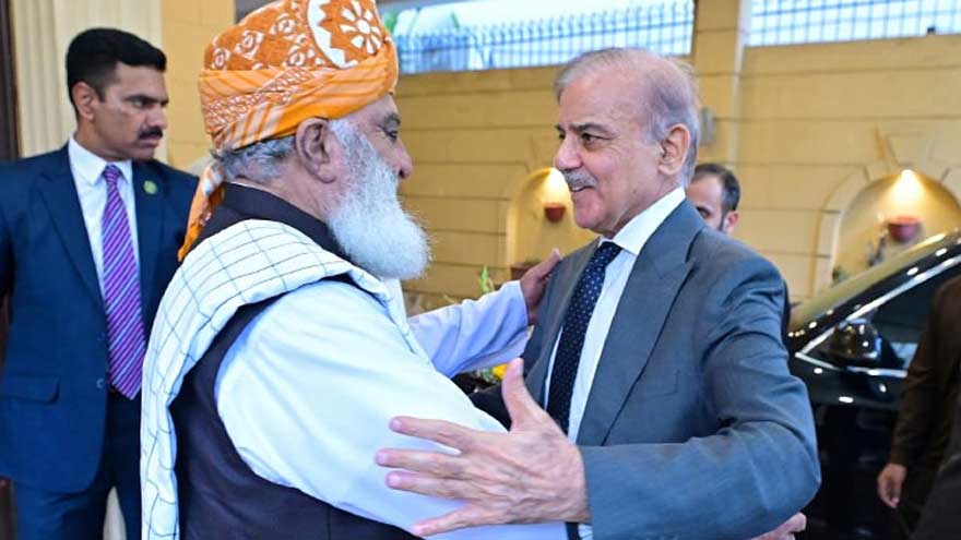 Shehbaz Sharif Phones Fazlur Rehman as PTI Long March Tests Islamabad's Nerves