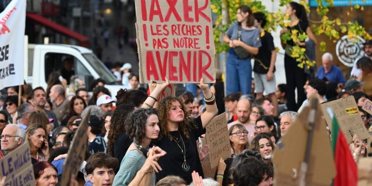 Banned Polymarket Uses French School Protest Violence to Promote Betting on Instagram