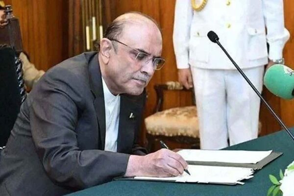 خیبر پختونخوا میں ہنگامی حالت اور گورنر راج نافذ، صدر زرداری کی منظوری