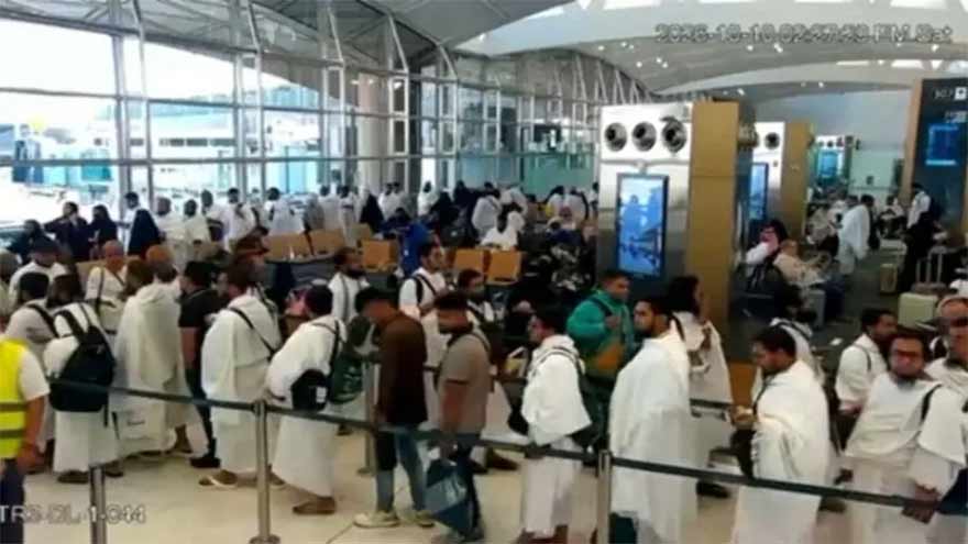 Riyadh Airport Shutdown Extended to Oct 17 After Deadly Missile Strikes