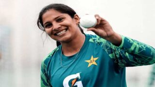 Pakistan Spinner Sadia Iqbal Sidelined for Three Months After Knee Surgery