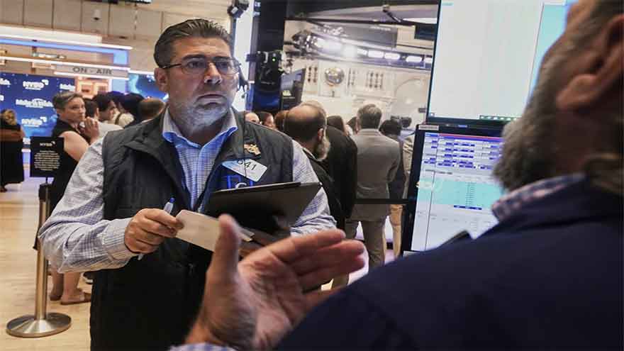 Inflation Fears Drag Wall Street Down as Bond Yields Surge