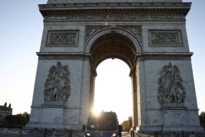 Young Man Dies in Fall From Arc de Triomphe in Paris